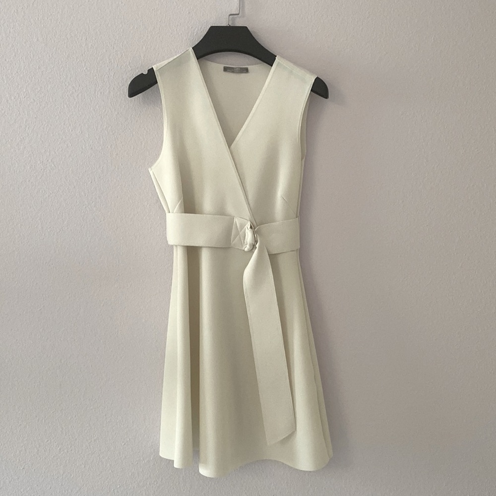 Zara white V neck dress 👒 🌊